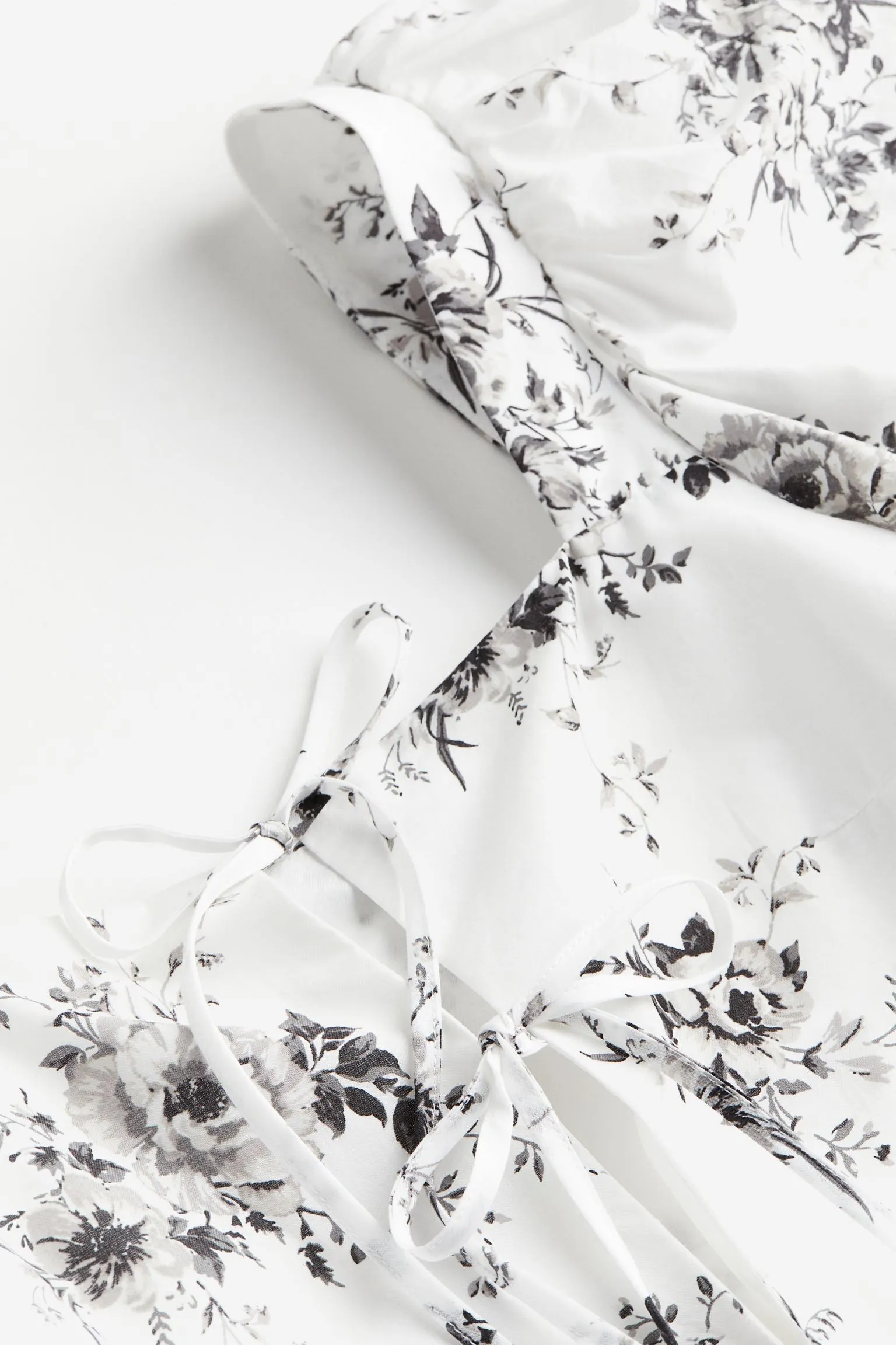 H&M Puff-sleeved Poplin dress, white