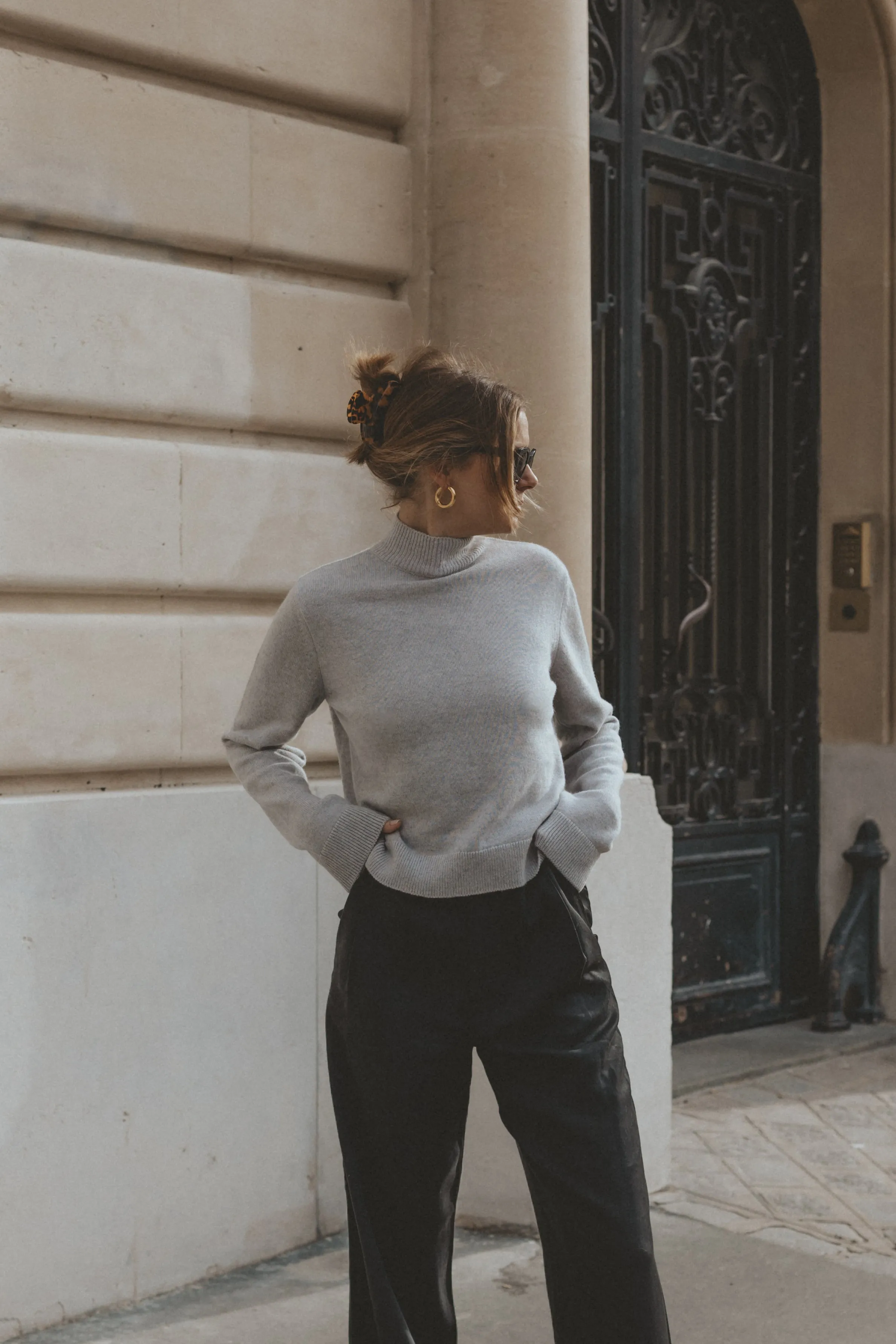 MOCK NECK SWEATER - LIGHT GREY