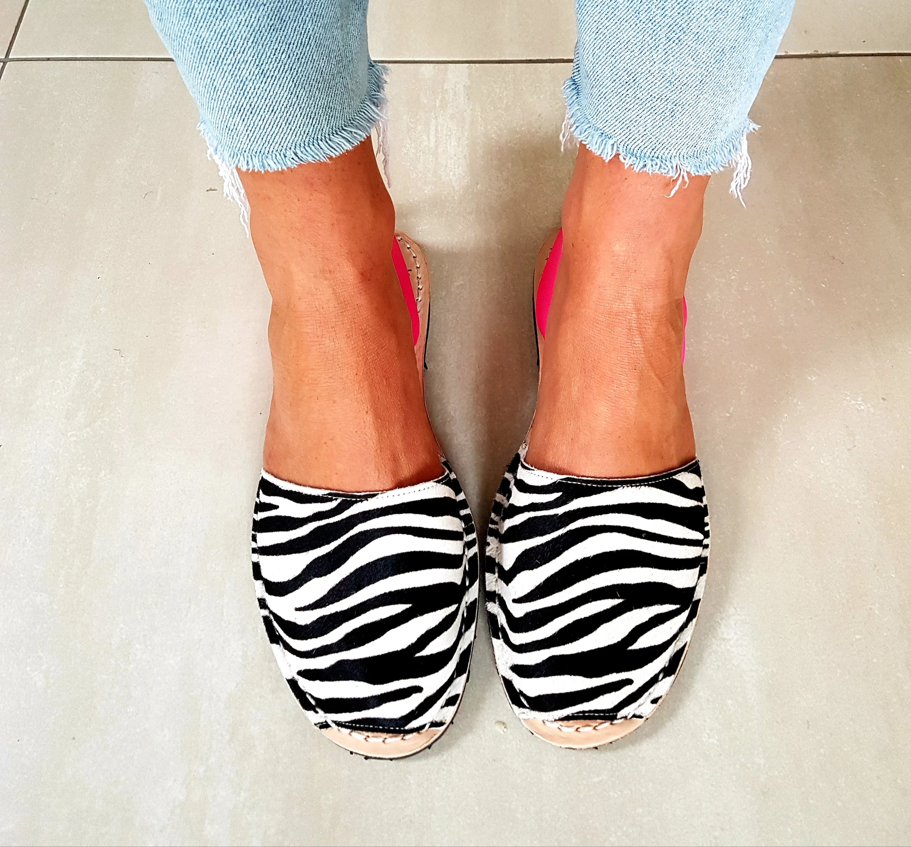 Zebra Neon sizes 35,36 and 39