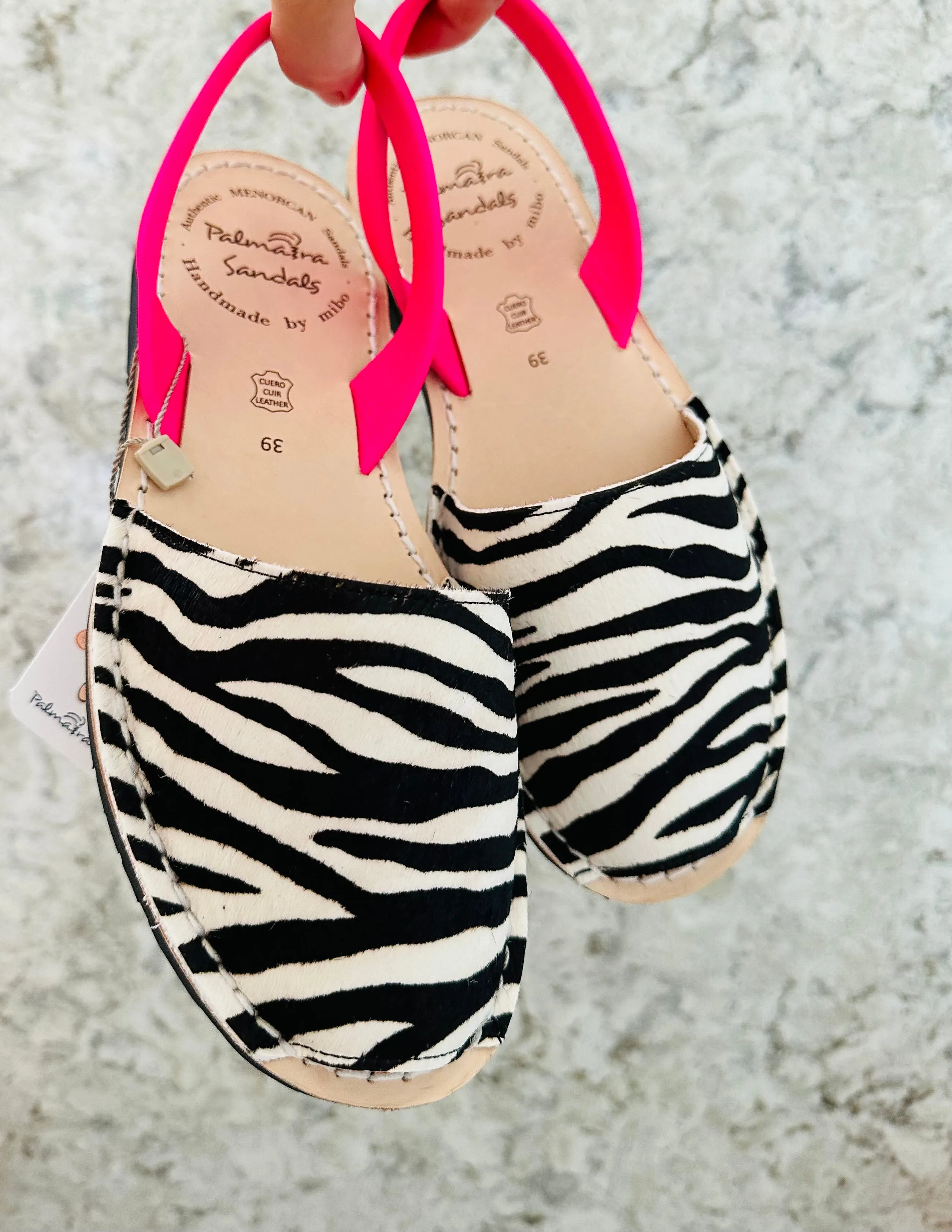 Zebra Neon sizes 35,36 and 39